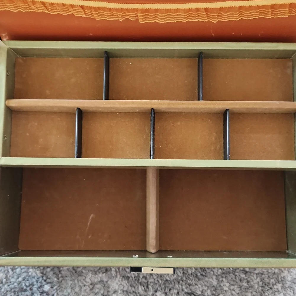 Vintage Princess Gardner Gold Jewelry Box